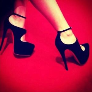 Christian Louboutin Maillot 160 Veau Velours Suede platform heel. Size 37.5